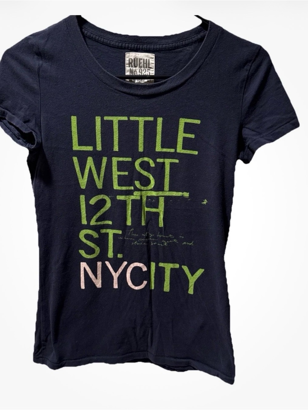 Ruehl No. 925 Women’s Vintage Fitted T-Shirt Size Medium Graphic NYC Y2K 12th St